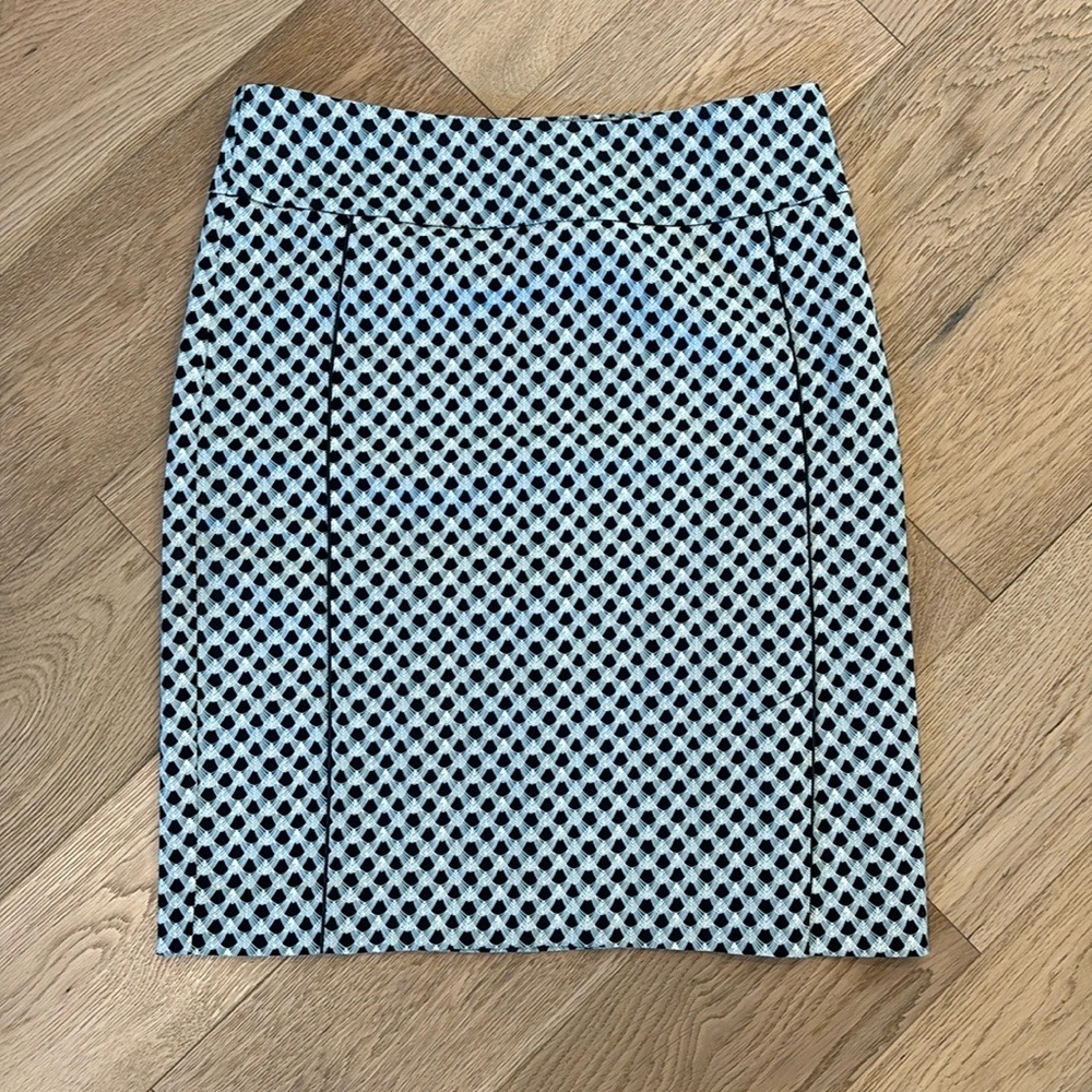 Margret M fitted skirt with slit